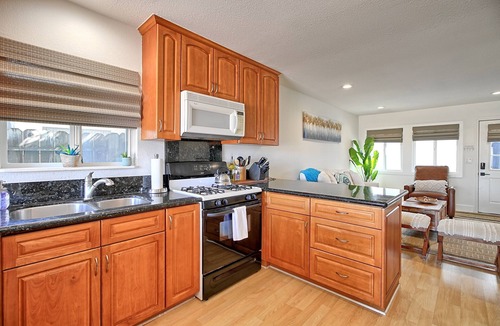Oxnard Shores House | Lovely vacation home - 10-min walk to the beach!