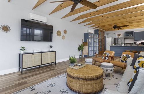 Waveland House | Low Tide Beach Home - 8 minute walk to beach - Hot Tub and Fire Pit