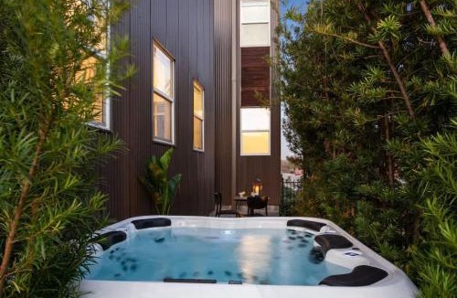Saint Thomas Development House | Lower Garden District Luxury Combo Pool & HotTub