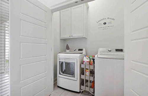 Highlands - Perkins Villa | LSU 2 BR | Pet Friendly|Pool| Fitness| Sleep 4