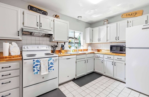 Chesapeake Ranch Estates-Drum Point Apartment | Lusby 5BD Family Home with Private Beach Access