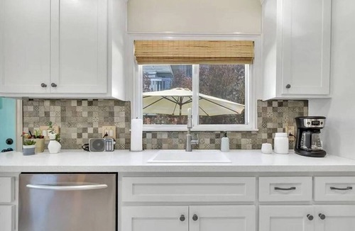 Eastside House | Lush Hot Tub Hacienda I 2BR Coastal Retreat I Golf