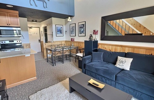 Lutsen Apartment | Lutsen Ski-In/Ski-Out | Moose Mtn Views | Jet Spa