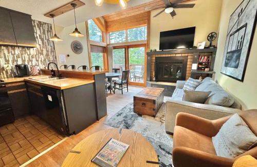 Lutsen Apartment | Lutsen Ski-In/Ski-Out Townhome | Pool, Gym, Sauna