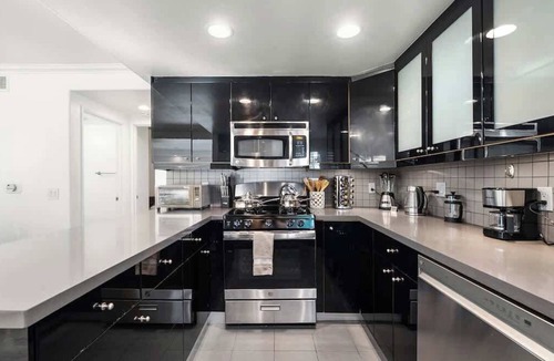 Downtown Los Angeles House | Lux 3BR Penthouse w/Ensuites Near Dodger Stadium