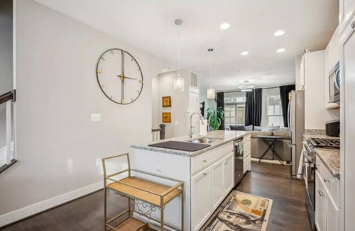 Central Northeast House | Lux 4BR home in DC l Parking & Metro access l Family, Corporate, & Extended stay
