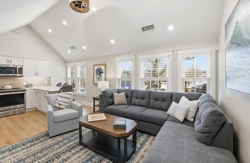 Falmouth Apartment | LUX on Main | Downtown | Parking | Sleeps 6, #201