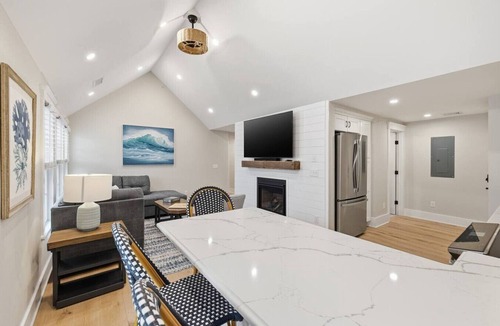 Falmouth Apartment | LUX on Main | Downtown | Parking | Sleeps 6, #201