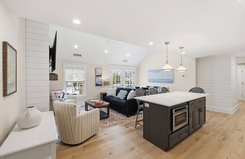 Falmouth Apartment | LUX on Main | Downtown | Parking | Sleeps 8, #204