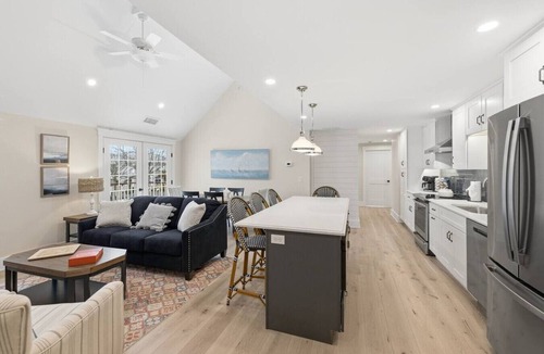 Falmouth Apartment | LUX on Main | Downtown | Parking | Sleeps 8, #204