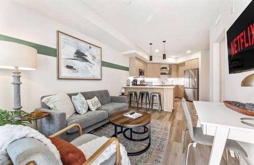 Santa Ana Heights Apartment | Lux Retreat | Heart of South Coast | Top Amenities