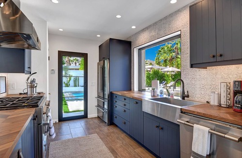 Warm Sands House | Luxe Bungalow - Indoor and Outdoor Paradise!