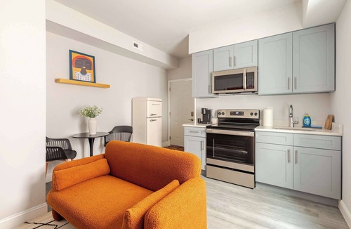 Passyunk Square Apartment | Luxe & Convenience Center City | GlobeNest
