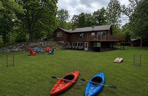 Detroit Lakes House | Luxe on Long Lake-Barrel Sauna, Kayaks, Sandy Swimming & Fire Pit