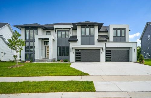 Plymouth House | Luxe Plymouth Group Getaway w/Office & Foosball