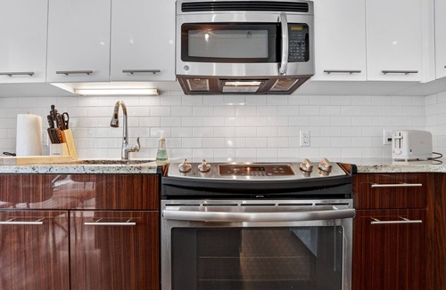Seaport District Apartment | Luxurious 3 Bedroom Apartment in Seaport