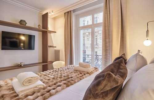 Ternes Apartment | Luxurious airconditioned apartment Arc de Triomphe