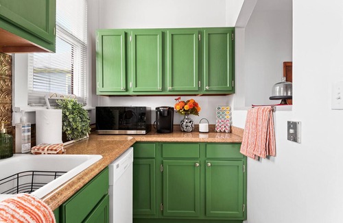 Milan Bed & Breakfast | Luxurious Fats Domino Suite 2BD/2BA - Uptown 2nd Floor in Lower Garden District