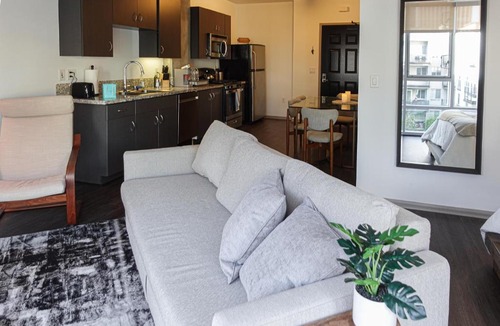 Hollywood Apartment | Luxurious Hollywood Dream