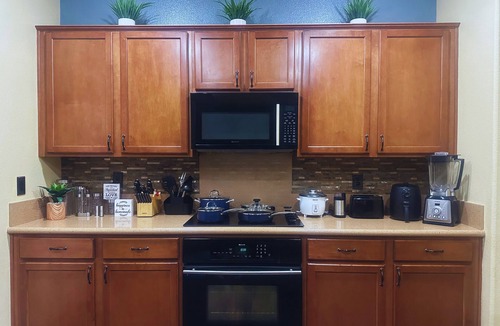 Pahrump House | Luxurious Master Bedroom in pleasant Pahrump with AC, fitness room, WiFi
