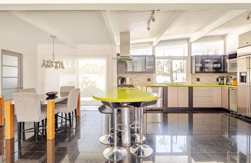 Vista Las Palmas Villa | Luxurious Mid-Century Modern Retreat with Private Pool & Stunning Mountain Views