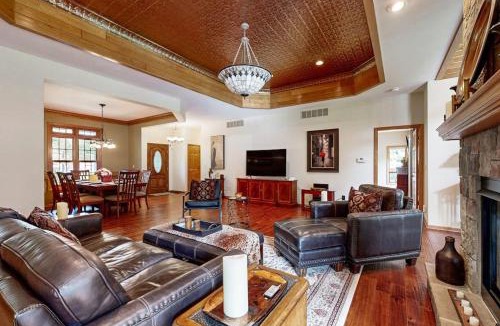Arkdale House | Luxurious Wooded Retreat