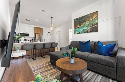 Everett Apartment | Luxury 1BR Close to Encore gfv7