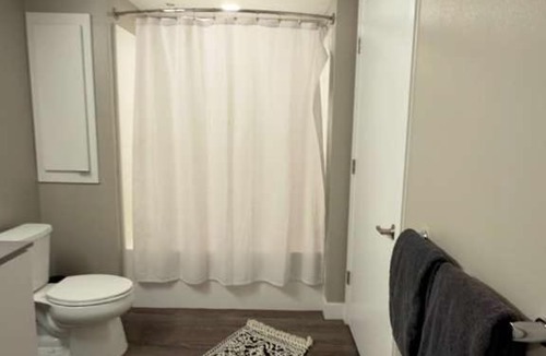 Hollywood Apartment | Luxury 2 bdrm Hollywood sign view