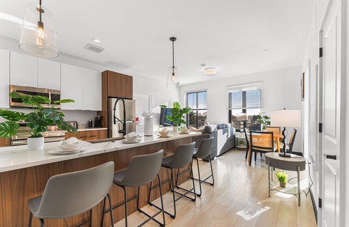 Everett Apartment | Luxury 2bd/2ba near Boston ovfo