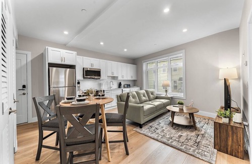 Prospect Hill Apartment | Luxury 2bd/2ba near Cabmridge y3ab