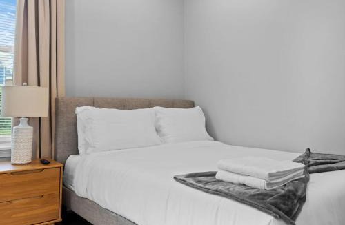 Dudley Square Apartment | Luxury 3BR apt in Boston with Free Parking