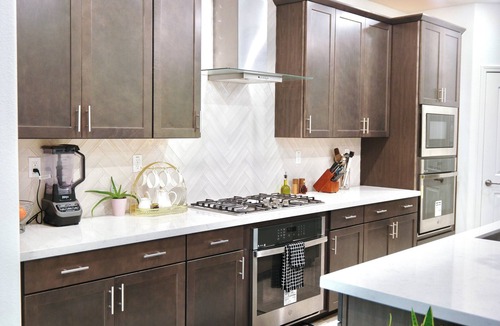 Antelope House | Luxury 5-Bed 3-Bath w Gym, Office, Game Room & EV Charger
