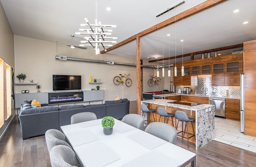 Downtown Condo | Luxury 5 Bedroom 3.5 bath Downtown Condo