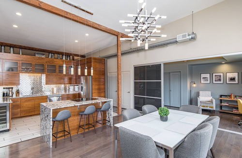Downtown Condo | Luxury 5 Bedroom 3.5 bath Downtown Condo