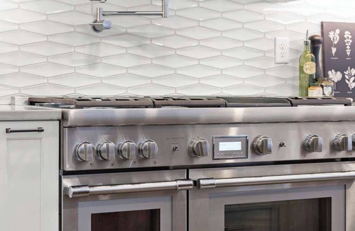 Medford House | Luxury 5BR Home Minutes to Boston