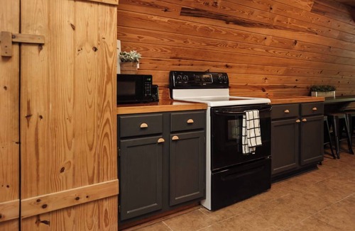 Natchez Cabin | Luxury A-frame Retreat on Private Lake with Firepit! Family Gathering & Relaxing