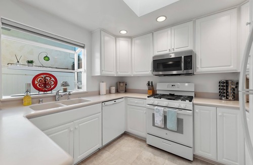 Pierpont Bay House | Luxury Beach House 99 Steps from Sand, Pet-friendly