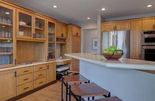 La Crosse House | Luxury Bluff Retreat 10 Minutes to Downtown