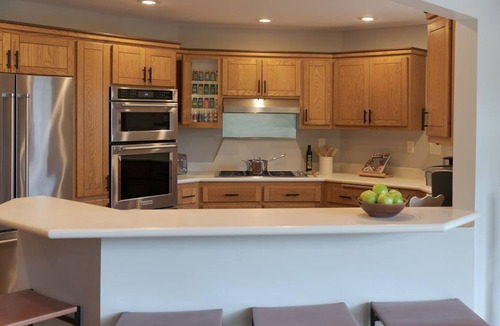 La Crosse House | Luxury Bluff Retreat 10 Minutes to Downtown