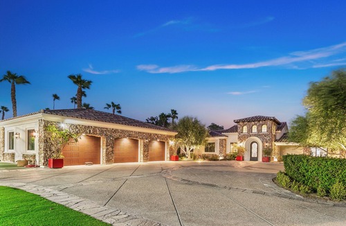 Bermuda Dunes House | Luxury+deals,Cinema,Basketball,Volleyball, Pickleball, Putting Green,Ping Ping