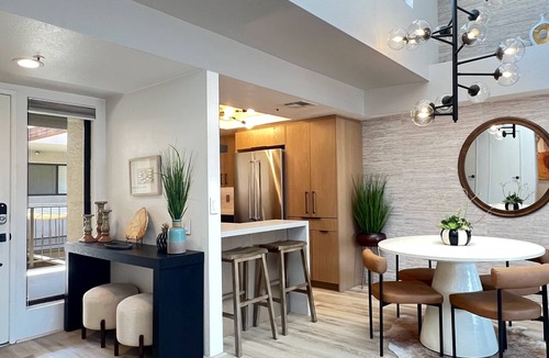 Downtown Palm Springs Condo | Luxury gated downtown Palm Springs condo: spectacular views, pool, spa, tennis