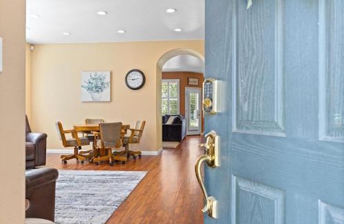 Eagle Ranch House | Luxury Gated Retreat Golf Course Views Sleeps 8