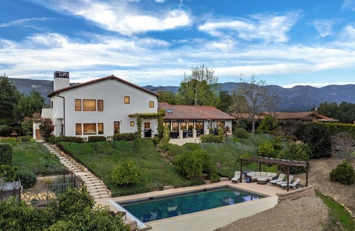 Goleta House | Luxury Home Atop the Hills