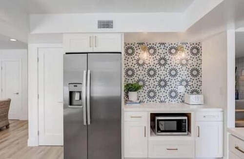 Lincoln Acres House | Luxury Home! Heated Pool+Spa+Firepit