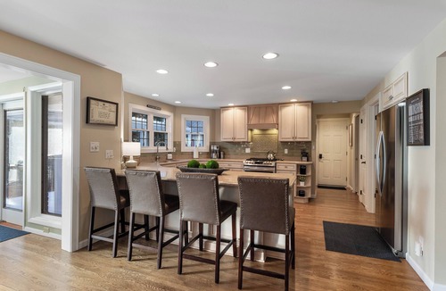Sheboygan House | Luxury Home Historic location 4BR-3 FullBath- Walk 3 min beach, 10 to downtown