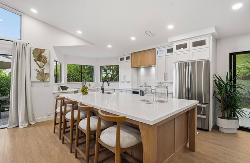 Temecula House | Luxury Lake House Retreat