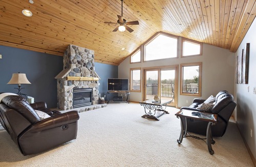 Arkdale Condo | Luxury Lakeside living at Northern Bay Resort. Houses 13 with Exclusive BunkRoom