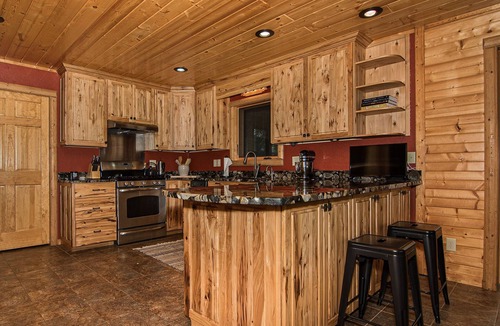 Durango House | Luxury Lodge Near Galena, Field of Dreams & Skiing, 6 Private Suites