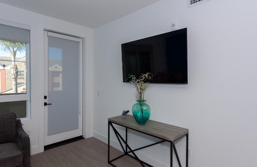 Carlsbad Village Apartment | Luxury Loft with Spa& Gym Close to Beach