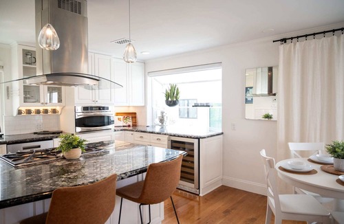Sand Section House | Luxury Manhattan Beach House - Private Rooftop - Steps from Beach - World Cup